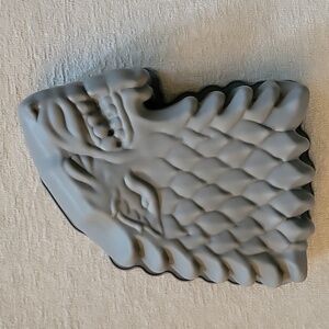 GAME OF THRONES stark direwolf silicone cake mold.  2017 HBO.